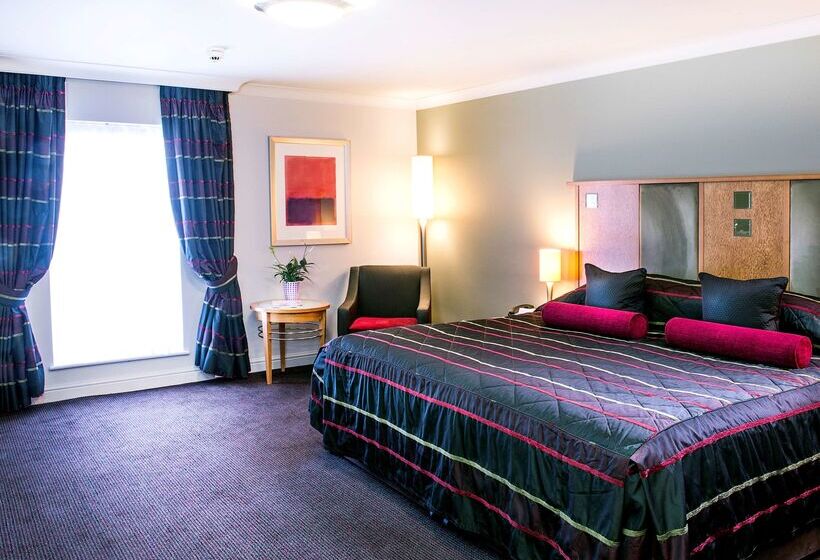 فندق De Vere Cranage Estate