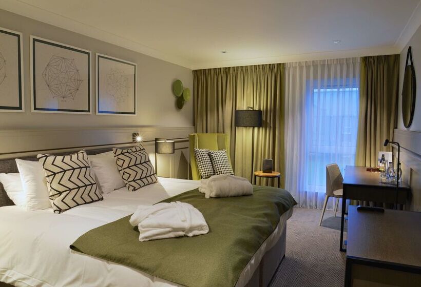 فندق De Vere Cranage Estate