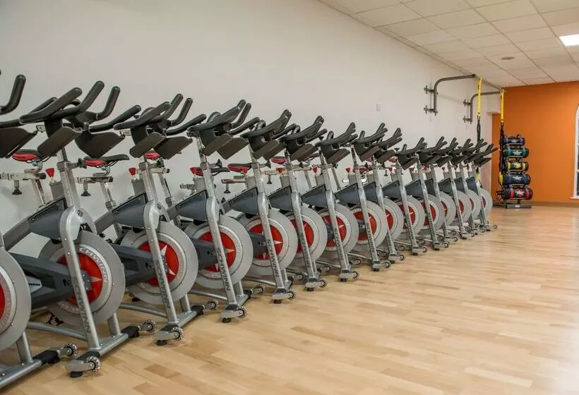 Отель De Vere Cranage Estate