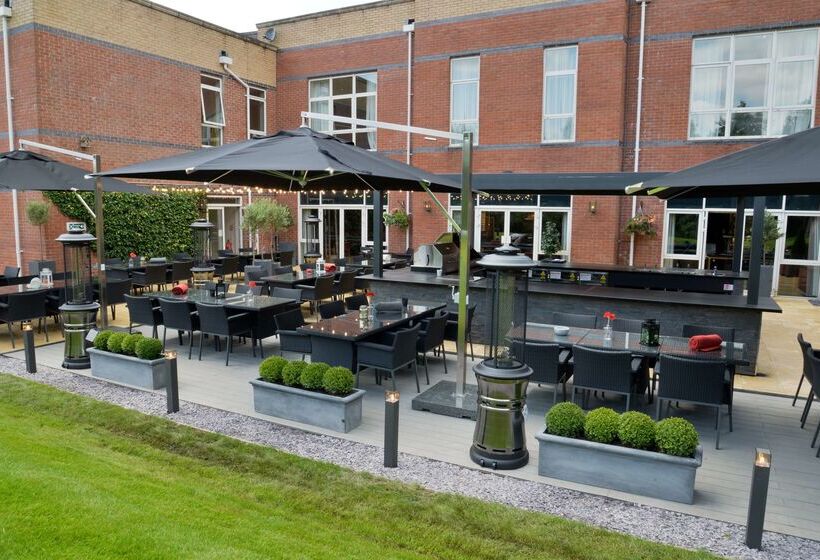 فندق De Vere Cranage Estate