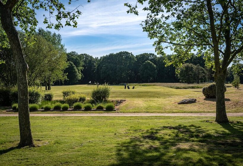 فندق Domaine De Roiffe