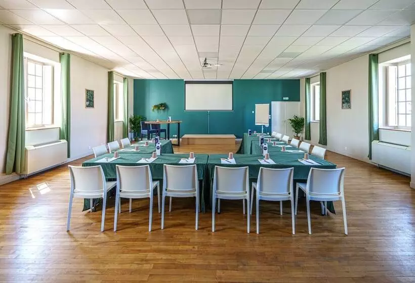 Отель Domaine De Roiffe