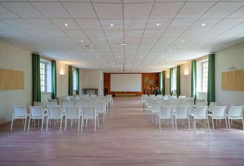 Отель Domaine De Roiffe