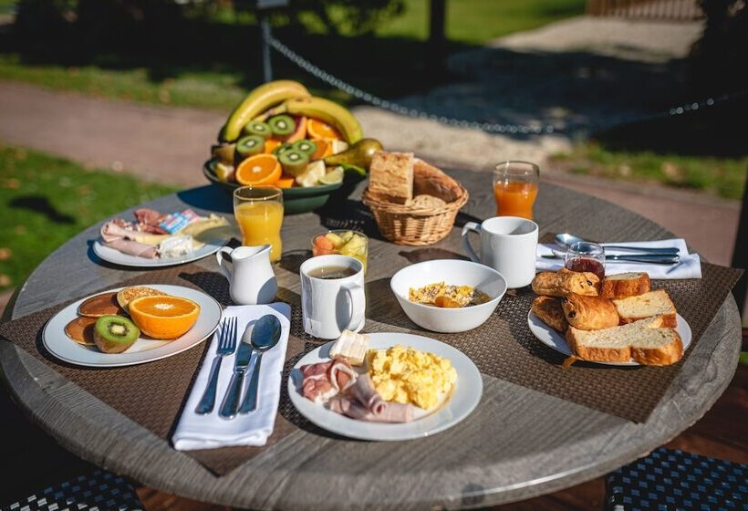 فندق Domaine De Roiffe