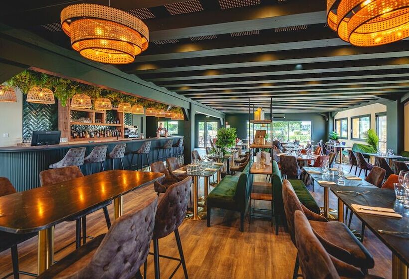 فندق Domaine De Roiffe