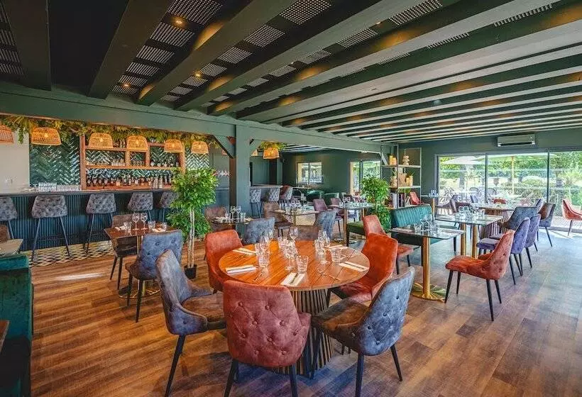 Отель Domaine De Roiffe