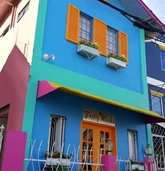 هتل Forty Winks Inn