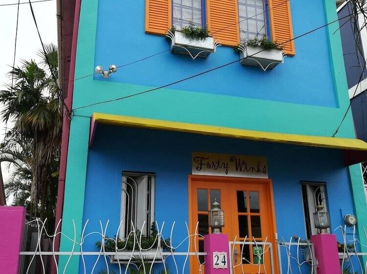 هتل Forty Winks Inn