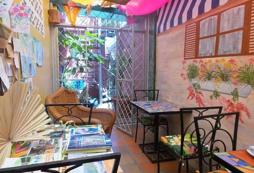 هتل Forty Winks Inn