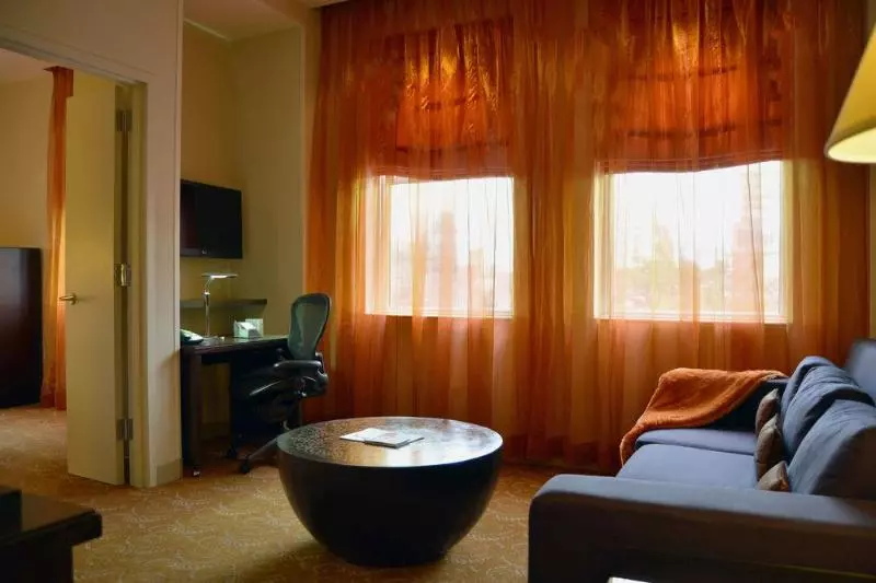 Glenn Hotel, Autograph Collection