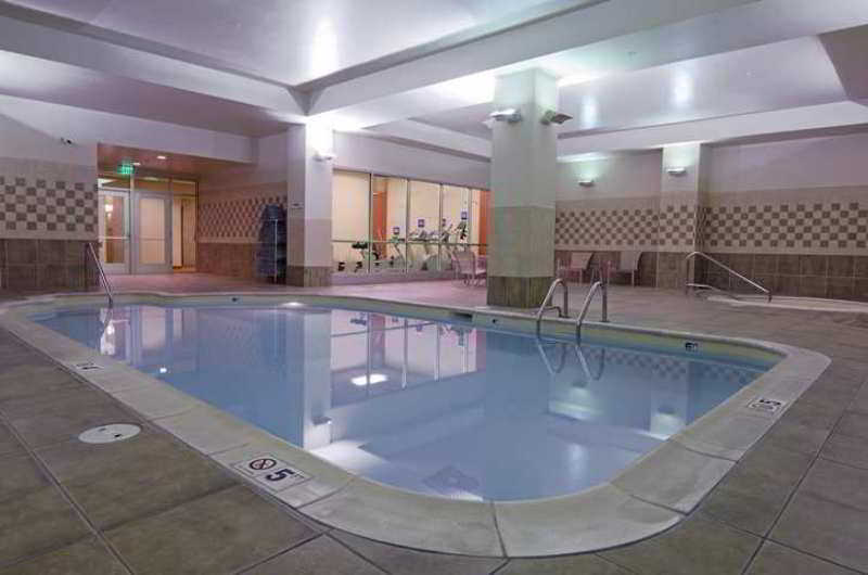فندق Hilton Garden Inn Indianapolis Downtown