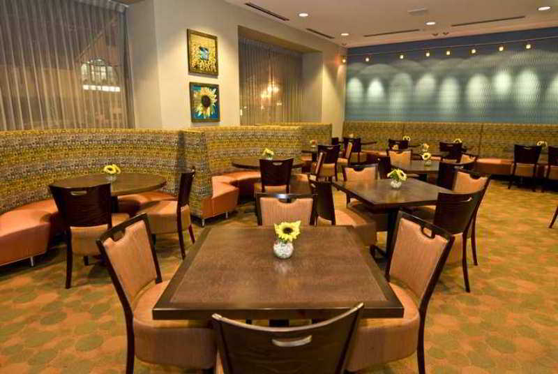 فندق Hilton Garden Inn Indianapolis Downtown