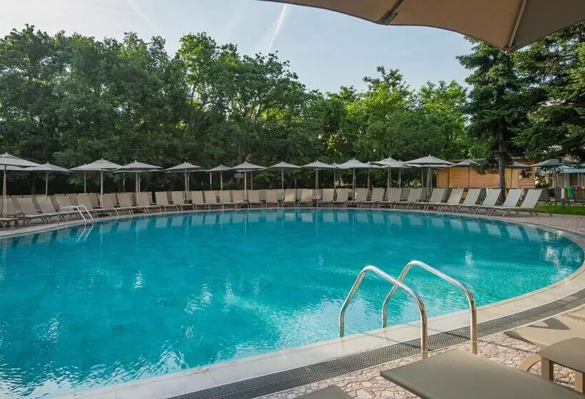 Отель Hvd Viva Club Ultra All Inclusive & Beach Snack Bar   Free Parking