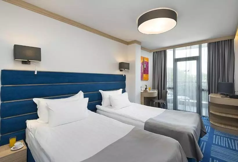 Отель Hvd Viva Club Ultra All Inclusive & Beach Snack Bar   Free Parking