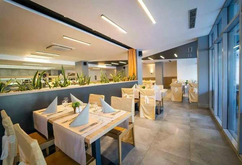 Отель Hvd Viva Club Ultra All Inclusive & Beach Snack Bar   Free Parking