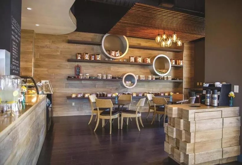 هتل Naples Bay Resort And Marina