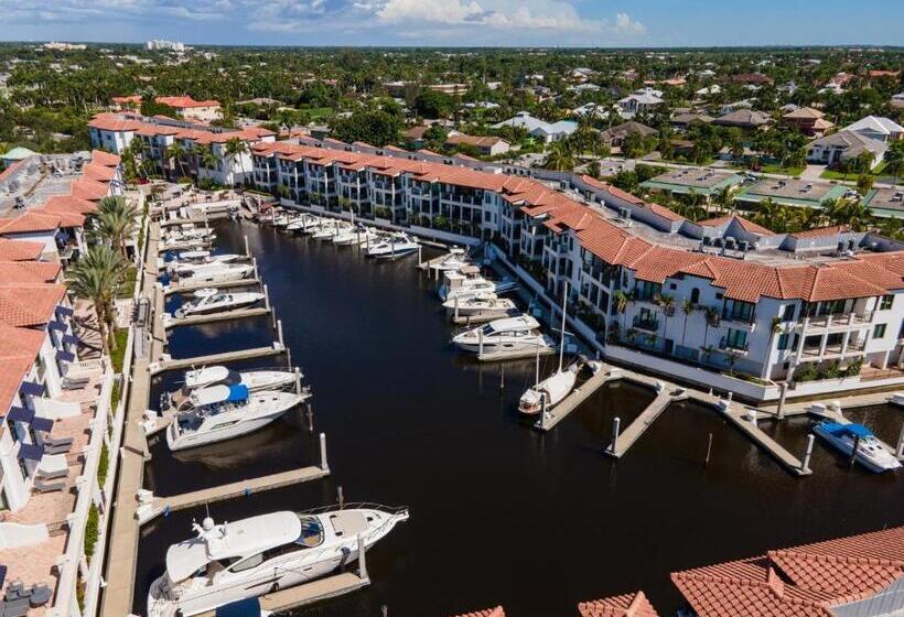 Отель Naples Bay Resort And Marina