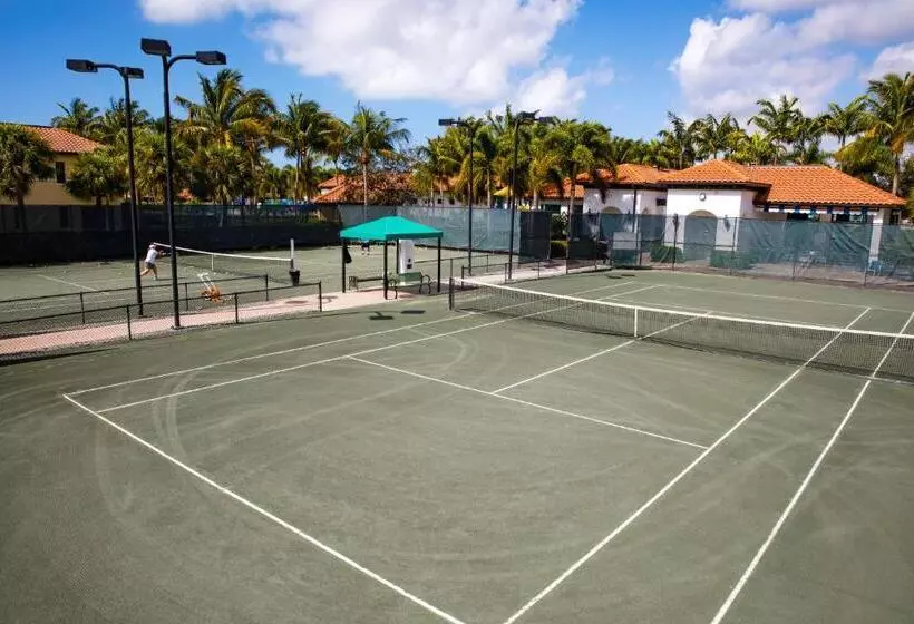 هتل Naples Bay Resort And Marina