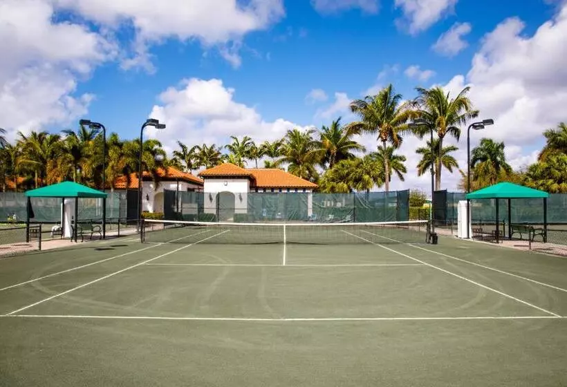 هتل Naples Bay Resort And Marina