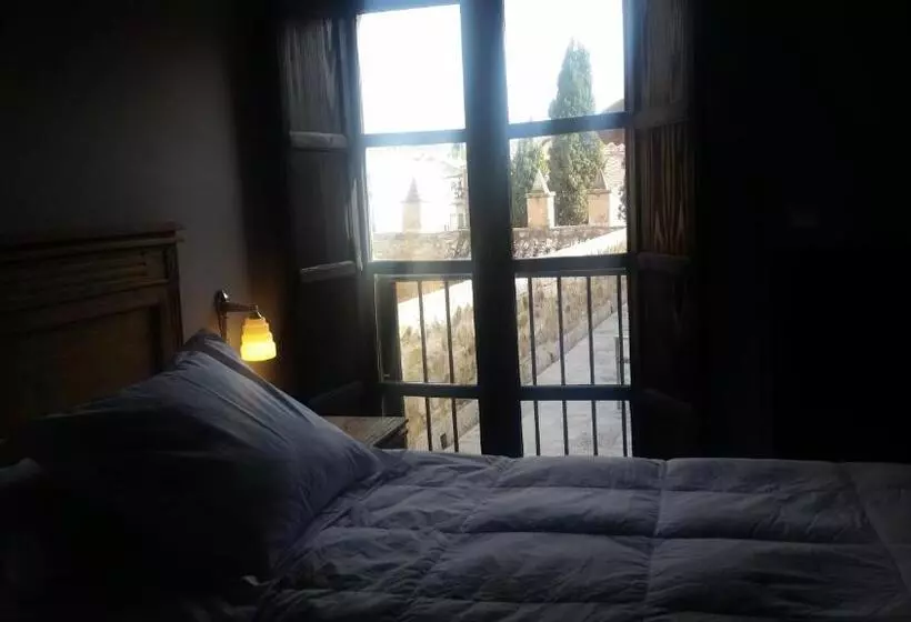 هتل Palacio De Mengibar