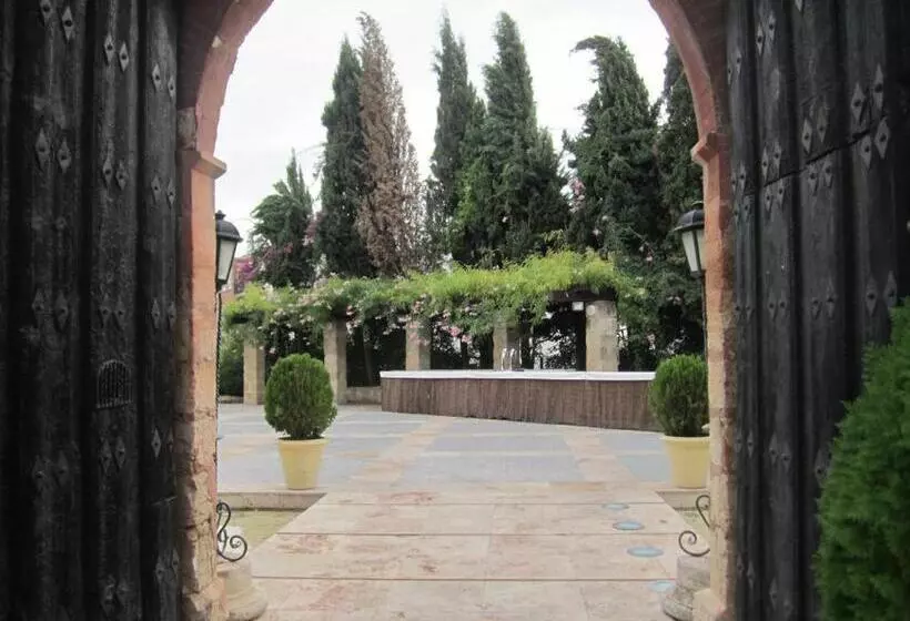 هتل Palacio De Mengibar