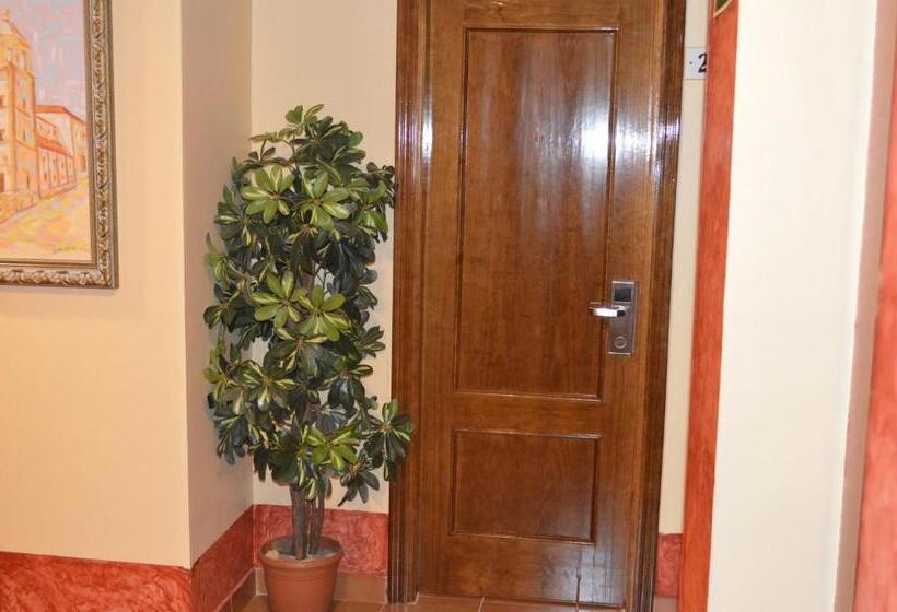 هتل Plaza De Toros