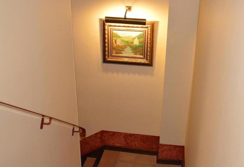 هتل Plaza De Toros