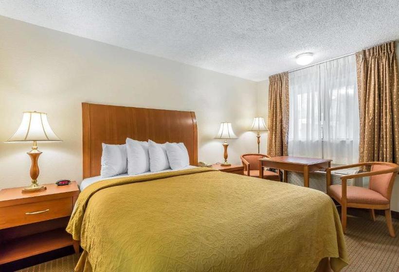 בית מלון כפרי Quality Inn & Suites Bakersfield