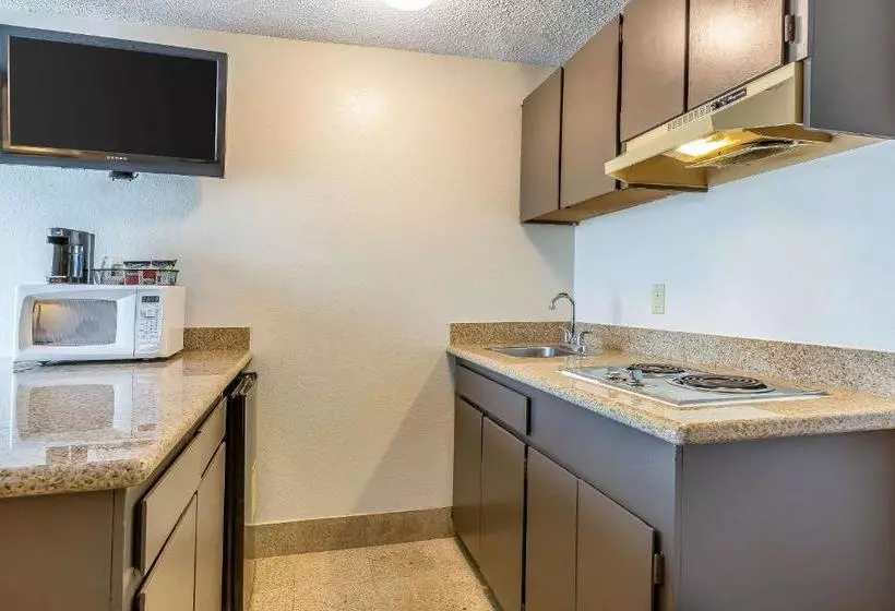 酒店 Quality Inn & Suites Bakersfield