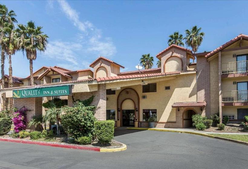 בית מלון כפרי Quality Inn & Suites Bakersfield