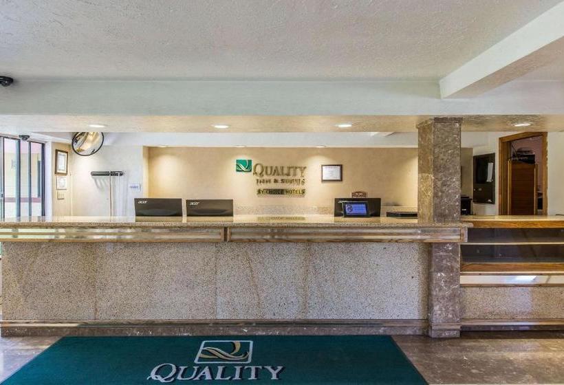 בית מלון כפרי Quality Inn & Suites Bakersfield