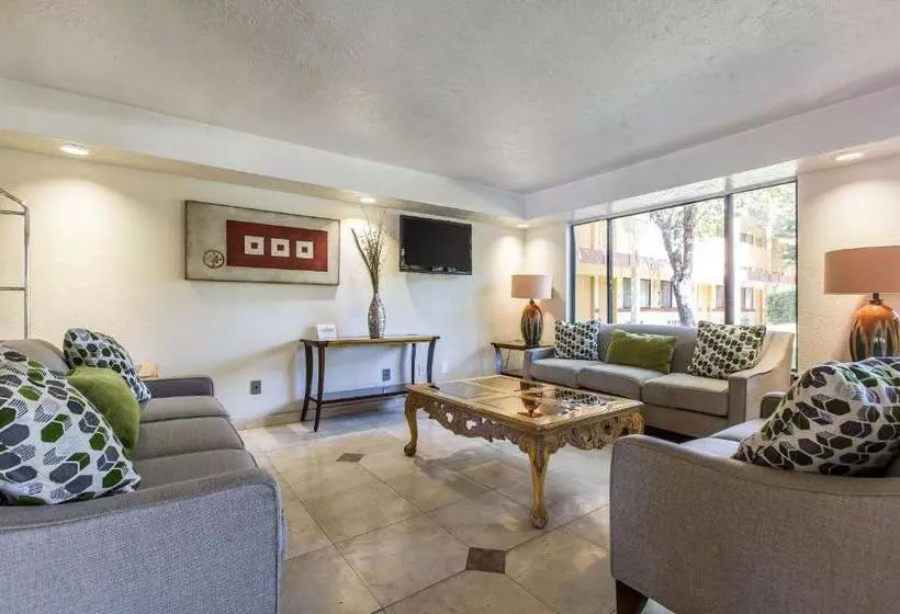 酒店 Quality Inn & Suites Bakersfield