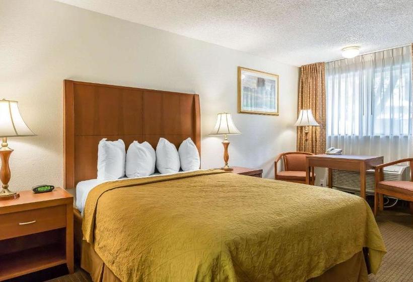 בית מלון כפרי Quality Inn & Suites Bakersfield