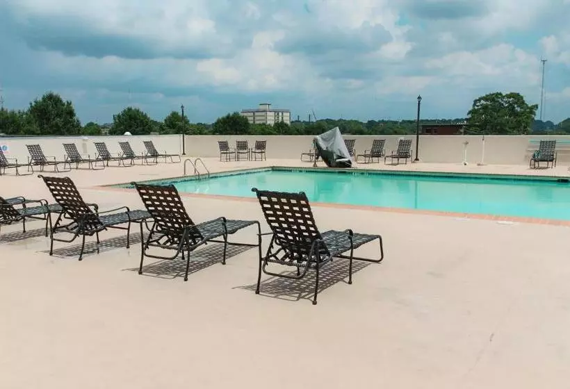 호텔 Ramada Plaza By Wyndham Atlanta Downtown Capitol Park