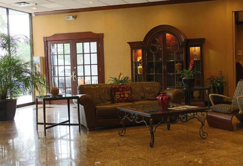 فندق Ramada Plaza By Wyndham Atlanta Downtown Capitol Park