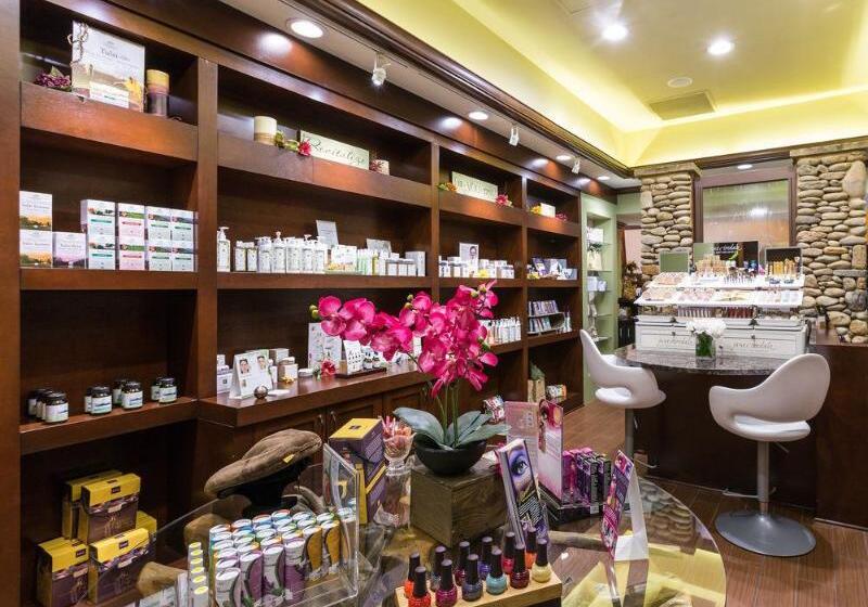 فندق Riverstone Condo Resort & Spa