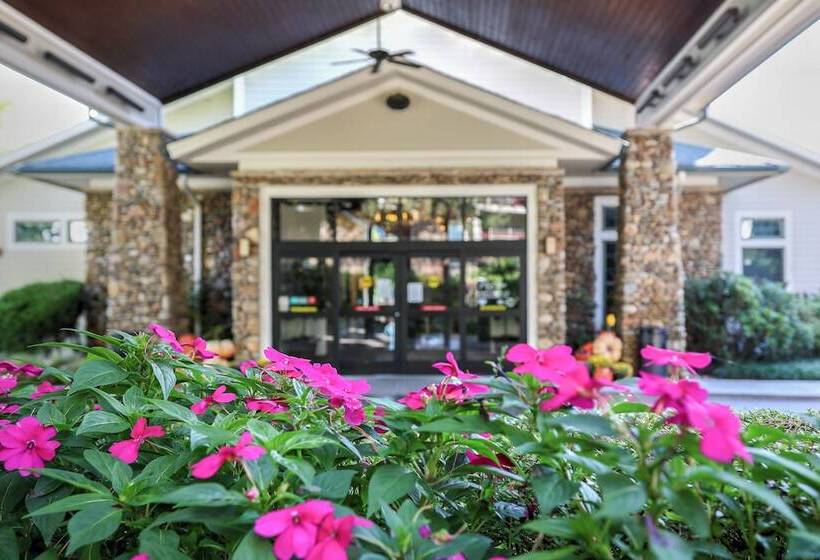 فندق Riverstone Condo Resort & Spa