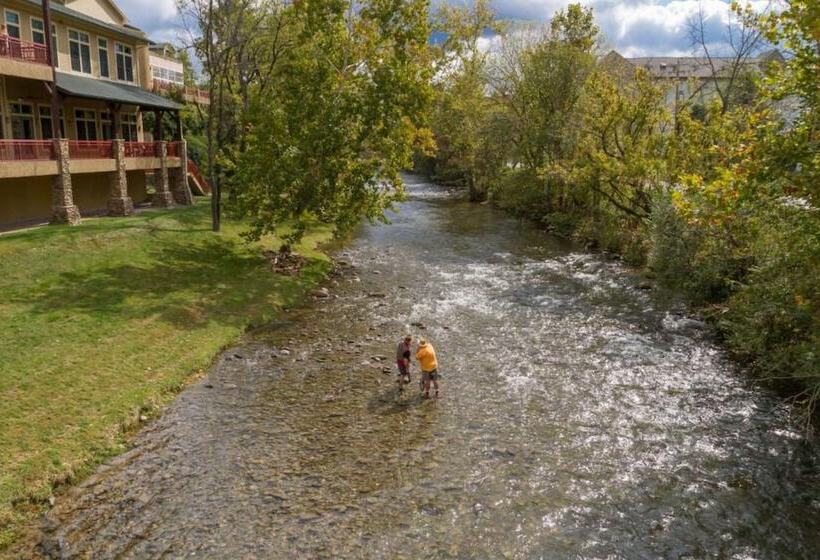 فندق Riverstone Condo Resort & Spa