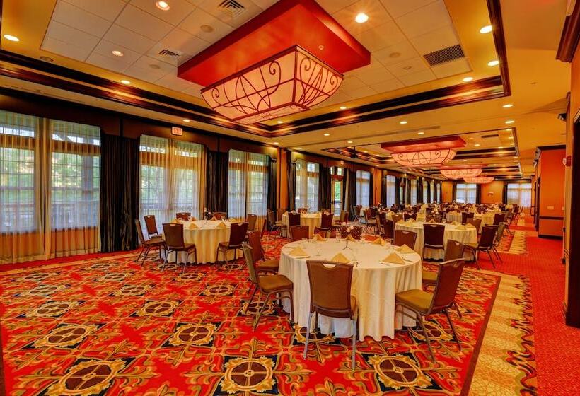 فندق Riverstone Condo Resort & Spa