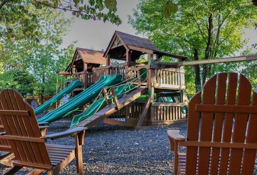 فندق Riverstone Condo Resort & Spa