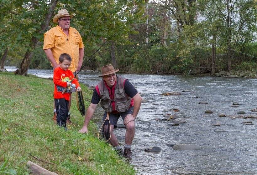 فندق Riverstone Condo Resort & Spa