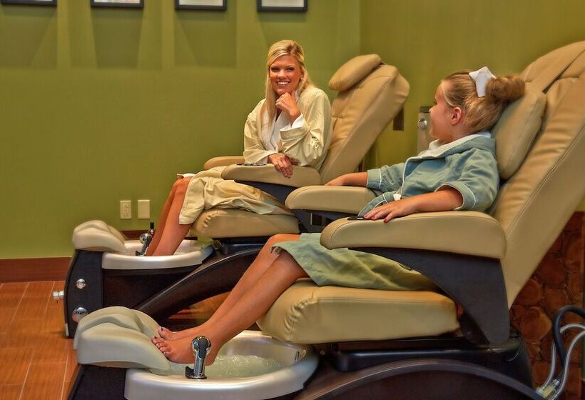 فندق Riverstone Condo Resort & Spa