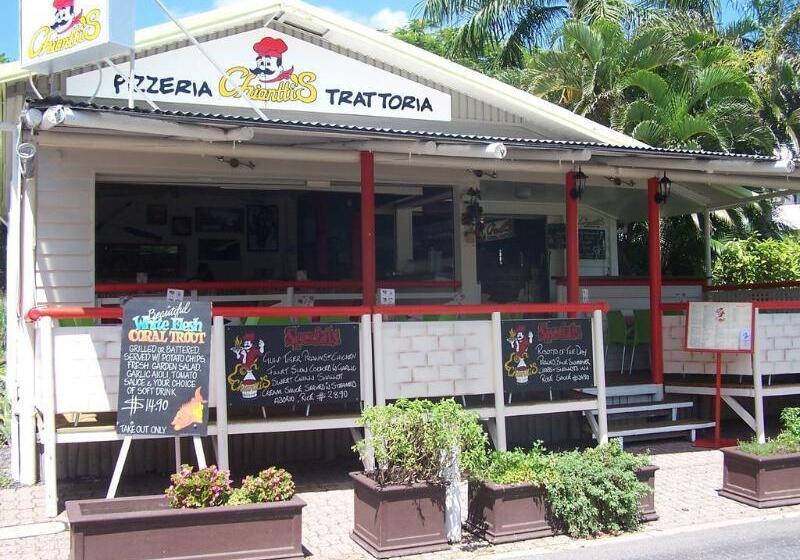 ホテル Roydon Beachfront Apartments