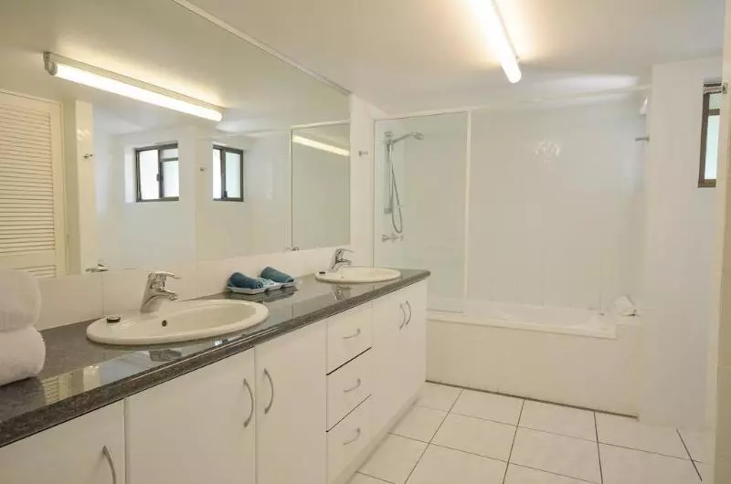 ホテル Roydon Beachfront Apartments