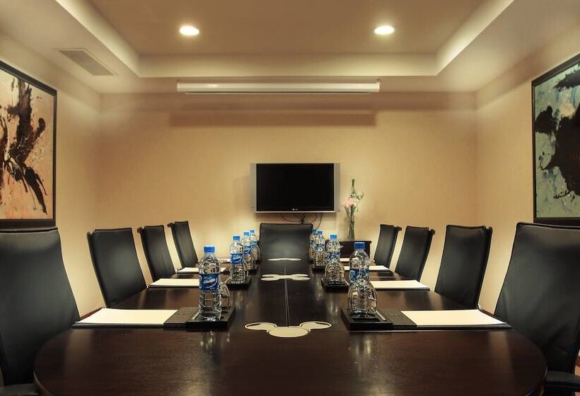 בית מלון כפרי Sheraton Shenzhen Futian