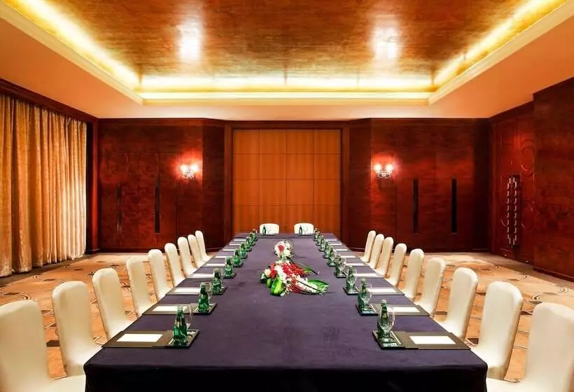 Отель Sheraton Shenzhen Futian