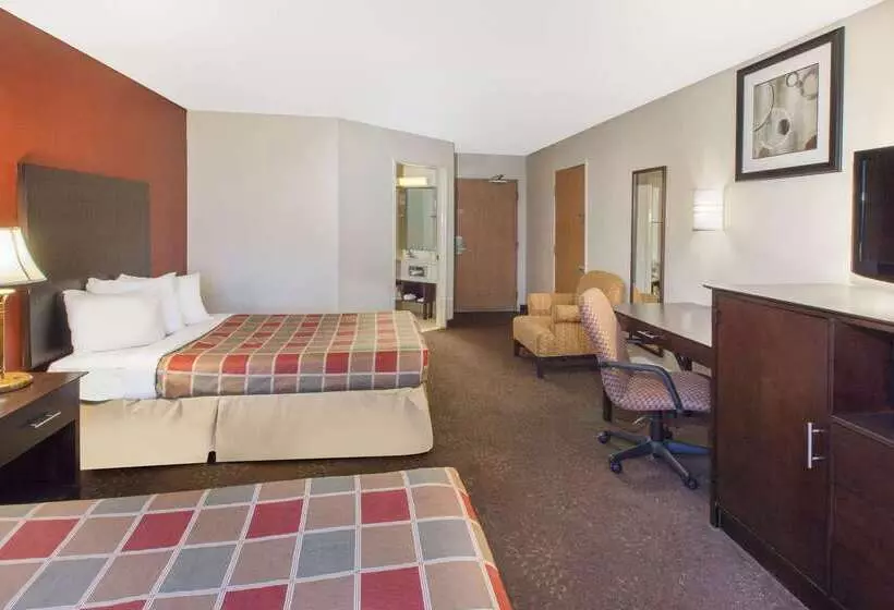 호텔 Travelodge By Wyndham Romulus Detroit Airport