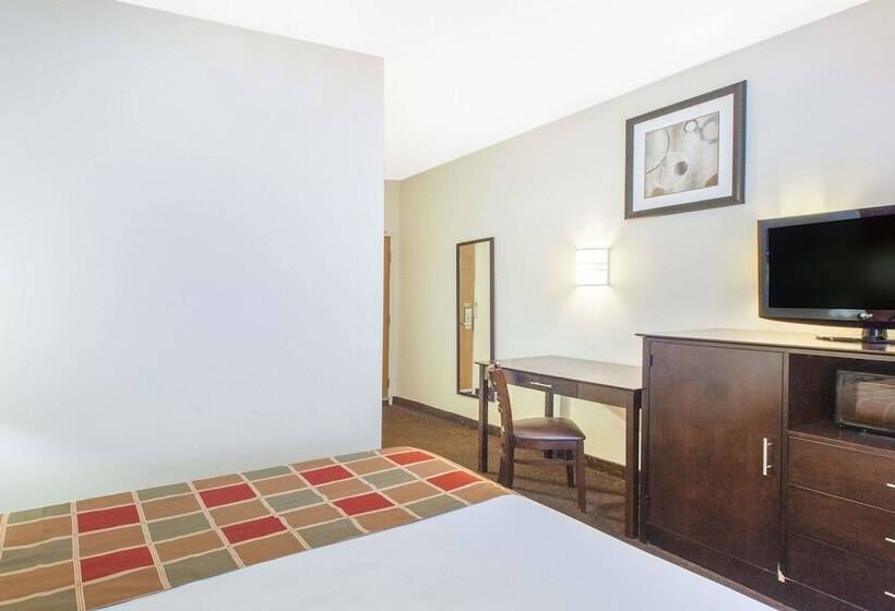 호텔 Travelodge By Wyndham Romulus Detroit Airport