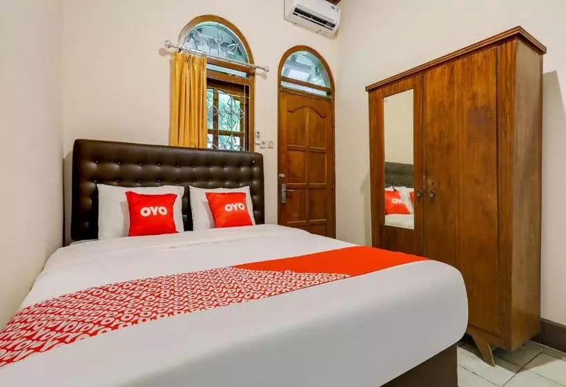 Hotelli Oyo 90095 Indah Homestay Syariah