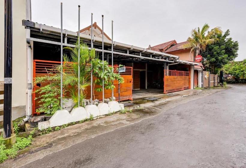 בית מלון כפרי Oyo 90095 Indah Homestay Syariah